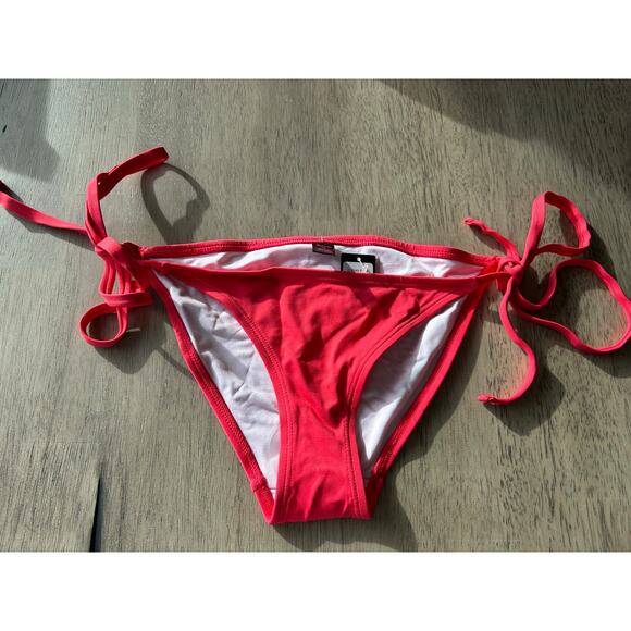 Frederick's of Hollywood Geranium Red Cheeky Bikini Bottom - M - Picture 2 of 4